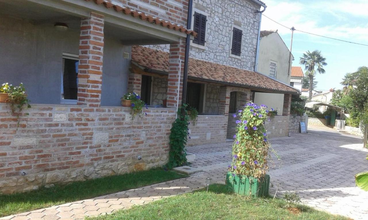 Apartmani Memic 100 M Do Plaze, Apartments Memic Only 100M From Beach Poreč Eksteriør billede