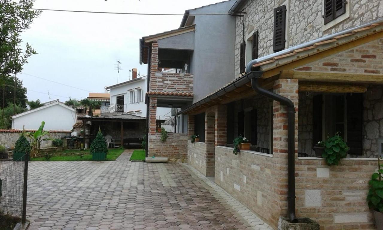 Apartmani Memic 100 M Do Plaze, Apartments Memic Only 100M From Beach Poreč Eksteriør billede