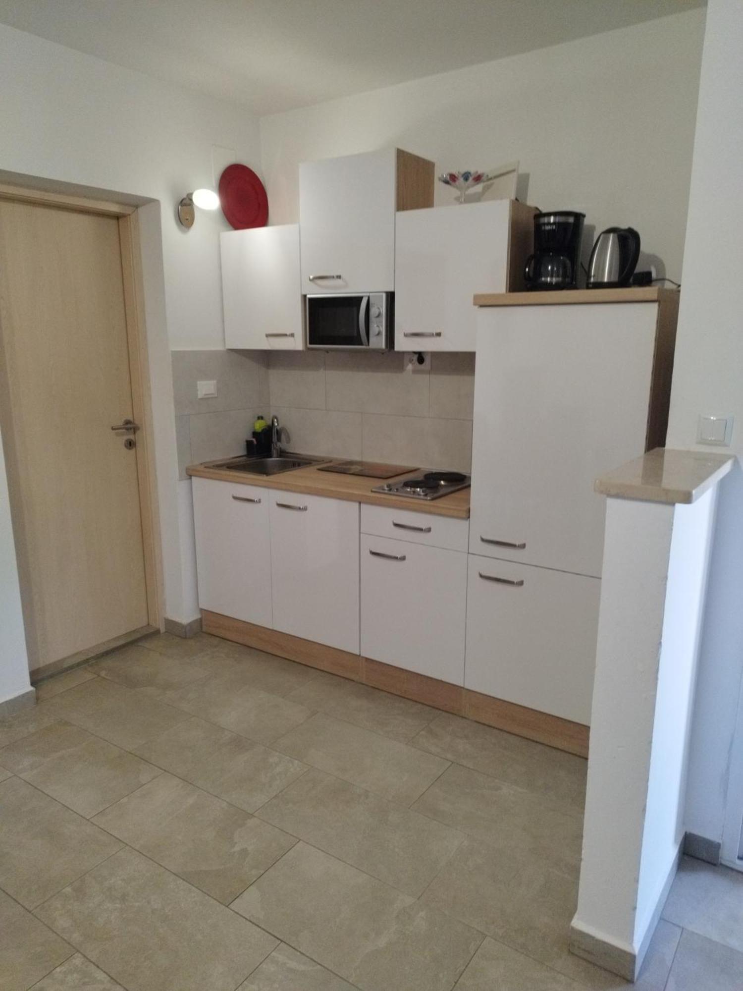 Apartmani Memic 100 M Do Plaze, Apartments Memic Only 100M From Beach Poreč Eksteriør billede