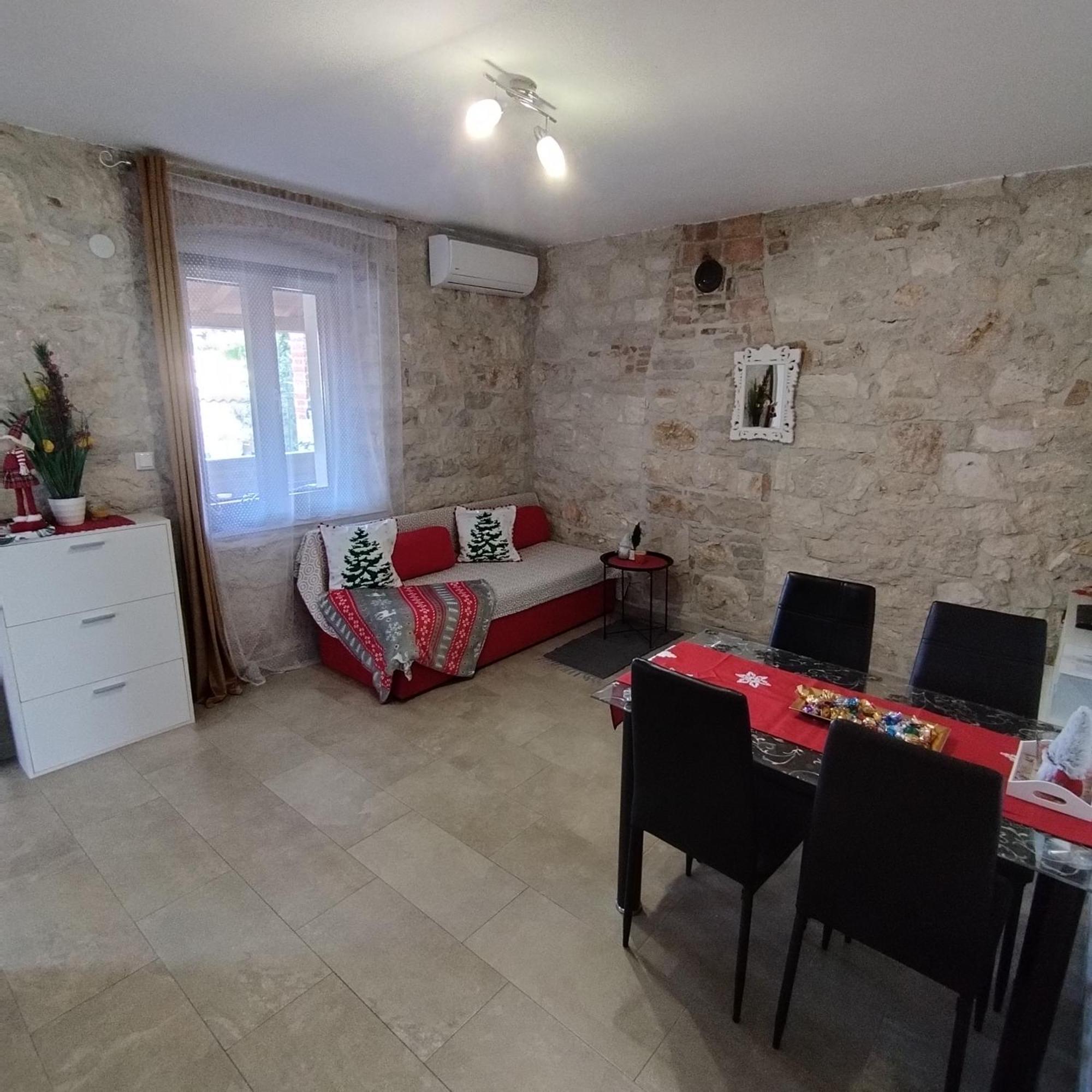 Apartmani Memic 100 M Do Plaze, Apartments Memic Only 100M From Beach Poreč Eksteriør billede