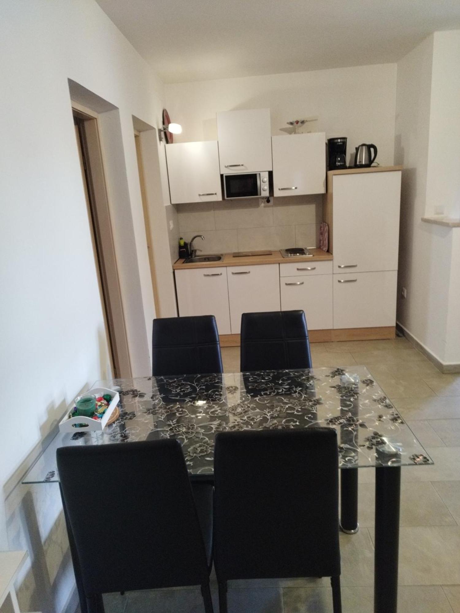 Apartmani Memic 100 M Do Plaze, Apartments Memic Only 100M From Beach Poreč Eksteriør billede