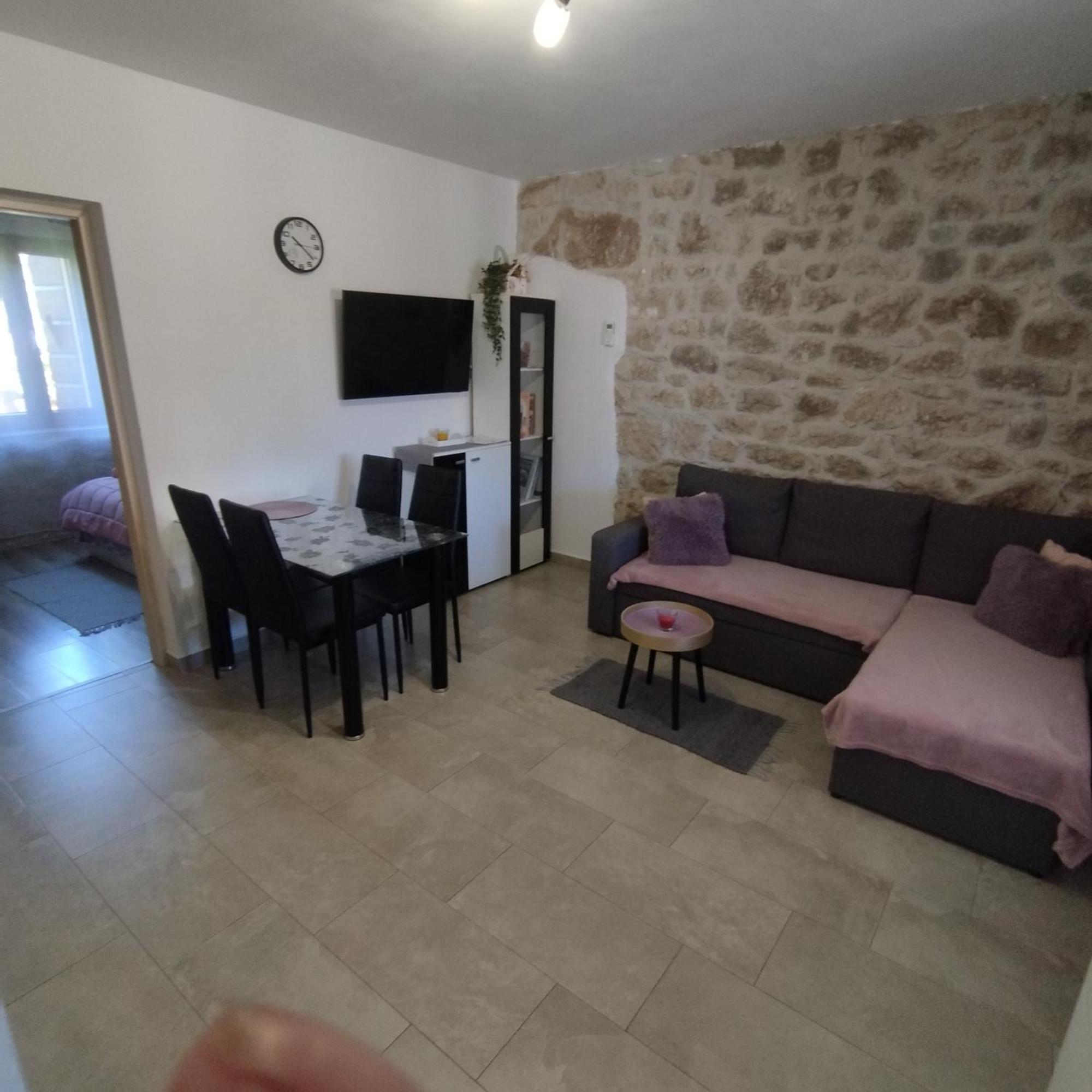 Apartmani Memic 100 M Do Plaze, Apartments Memic Only 100M From Beach Poreč Eksteriør billede