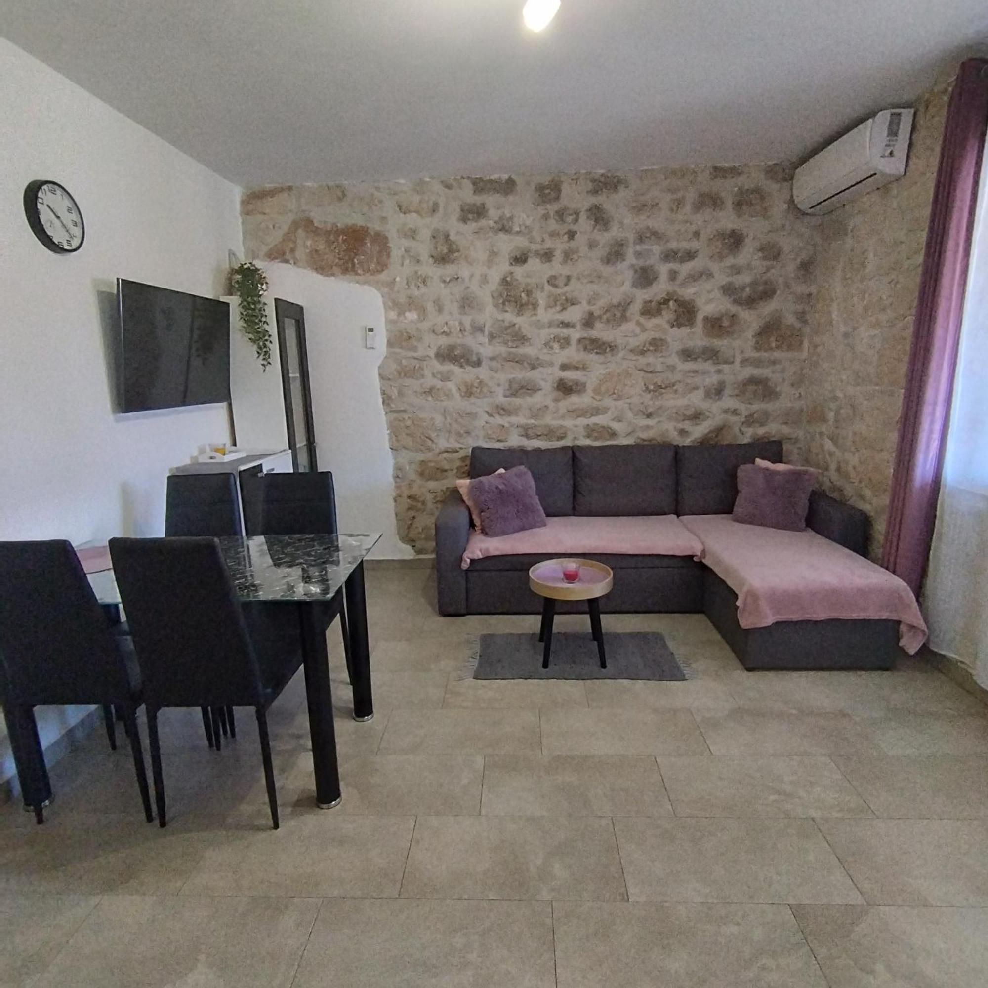 Apartmani Memic 100 M Do Plaze, Apartments Memic Only 100M From Beach Poreč Eksteriør billede